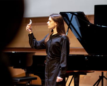 08.10.2023 © Steffen Füssel, Steffen Fuessel, Sächsische Akademie der Künste, SADK, Konzertin der  Hochschule für Musik Dresden, Wettiner Platz 13, 01067 Dresden, Kleiner Saal im 2. OG, SO KLINGT MEIN ZUHAUSE/ This is what my home sounds like / performative concert, Die musikalische Performance mit Werken junger ukrainischer Komponisten ist das Abschlussprojekt der jungen ukrainischen Regisseurin und Dramaturgin Maryna Ryzhova, Stipendiatin des Artist-in-Residence Programms von Sächsischer Akademie der Künste und Richard-Wagner-Stätten Graupa in Zusammenarbeit mit der Hochschule für Musik Carl Maria von Weber Dresden
