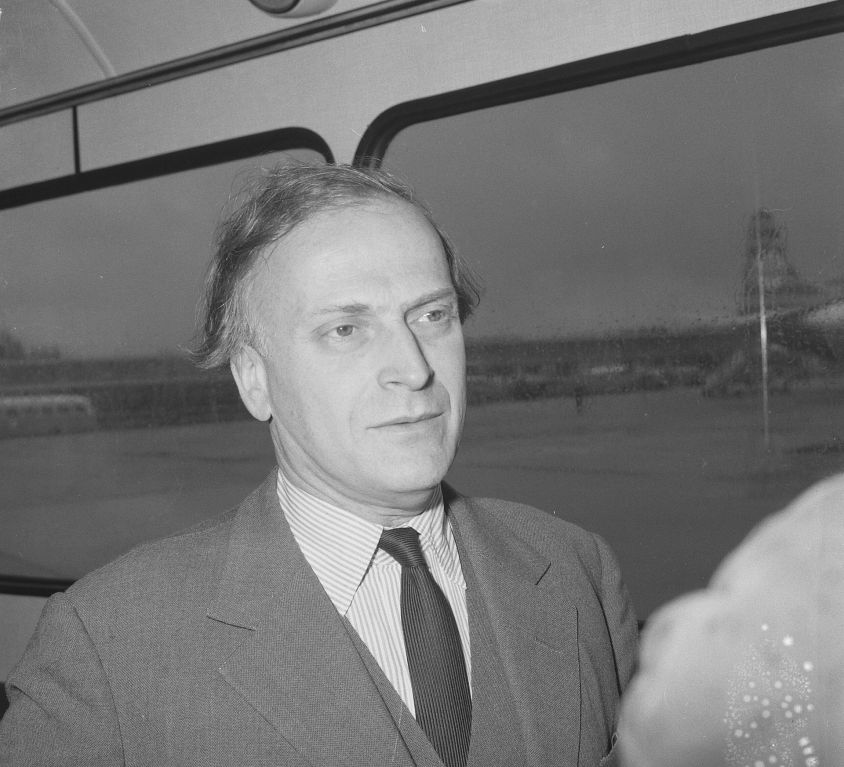 Aankomst_Jehudi_Menukin_op_Schiphol_Bestanddeelnr_918-0219
