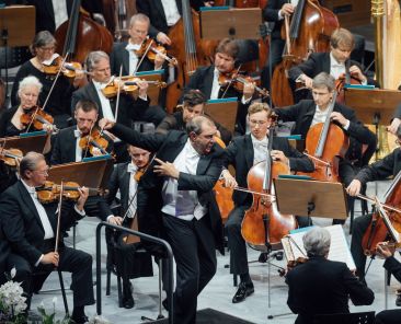 Konzert auf der Herbst - Tournee von Saechsische Staatskapelle Dresden mit Chefdirgent Daniele Gatti am 10.09.2025 beim Enescu - Festival in der Sala Palatului in Bukarest  .  Foto: Oliver Killig