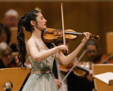 Konzert der Dresdner Musikfestspiele vom Chamber Orchestra of Europe unter Dirigent Herbert Blomstedt und mit der Violinistin Maria Duenas am 28.05.2023 im Kulturpalast . Foto: Oliver Killig