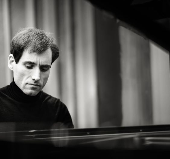 Boris Giltburg - Photo Sasha Gusov (provided by Intermusica)